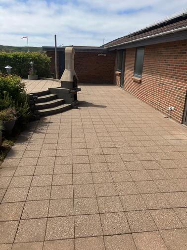 Efter: Fliserensning af terrasse